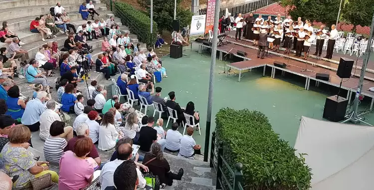 Βελβεντό: Ούριος άνεμος για το κορυφαίο χορωδιακό γεγονός της χρονιάς στη Δυτική Μακεδονία Βελβεντό: Ούριος άνεμος για το κορυφαίο χορωδιακό γεγονός της χρονιάς στη Δυτική Μακεδονία