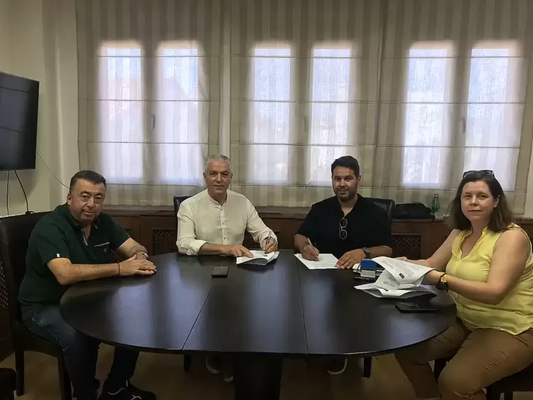 Υπογραφή σύμβασης για το Ανοιχτό Κέντρο Εμπορίου του Δήμου Αμυνταίου