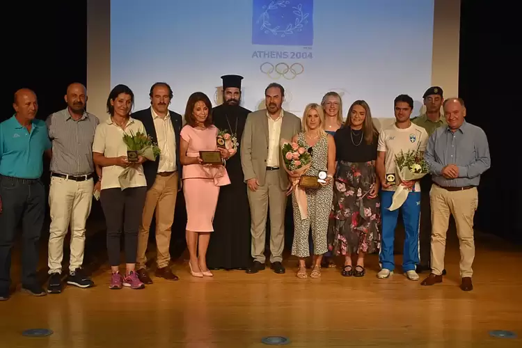 H Bούλα Πατουλίδου στο Διήμερο εκδηλώσεων για τη συμπλήρωση 20 χρόνων από τους Ολυμπιακούς Αγώνες "Αθήνα 2004" H Bούλα Πατουλίδου στο Διήμερο εκδηλώσεων για τη συμπλήρωση 20 χρόνων από τους Ολυμπιακούς Αγώνες “Αθήνα 2004”
