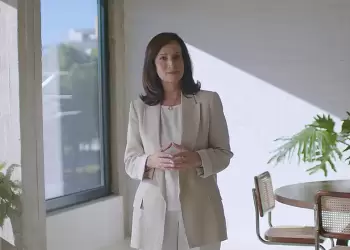 Η Άννα Διαμαντοπούλου υποψήφια για την ηγεσία του ΠΑΣΟΚ