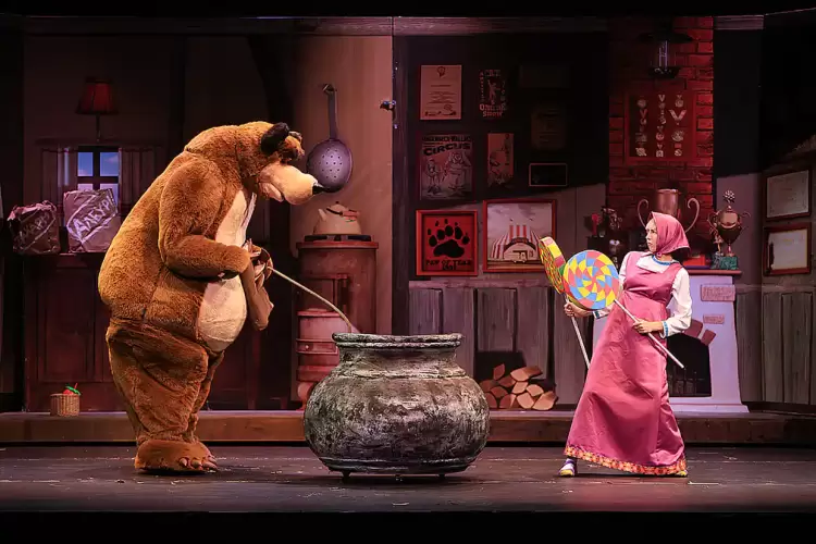 “Νύχτες Θεάτρου” στην Κοζάνη: «Η Μάσα και ο Αρκούδος» τη Δευτέρα 19 Αυγούστου