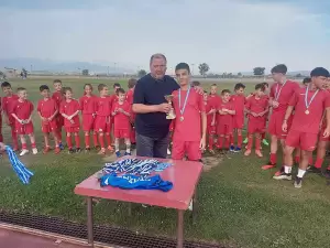 Χαμόγελα, μπουγέλα και διακρίσεις στην τελετή λήξης της Ακαδημίας Ποδοσφαίρου του ΠΑΣ ΦΛΩΡΙΝΑ