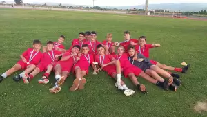 Χαμόγελα, μπουγέλα και διακρίσεις στην τελετή λήξης της Ακαδημίας Ποδοσφαίρου του ΠΑΣ ΦΛΩΡΙΝΑ