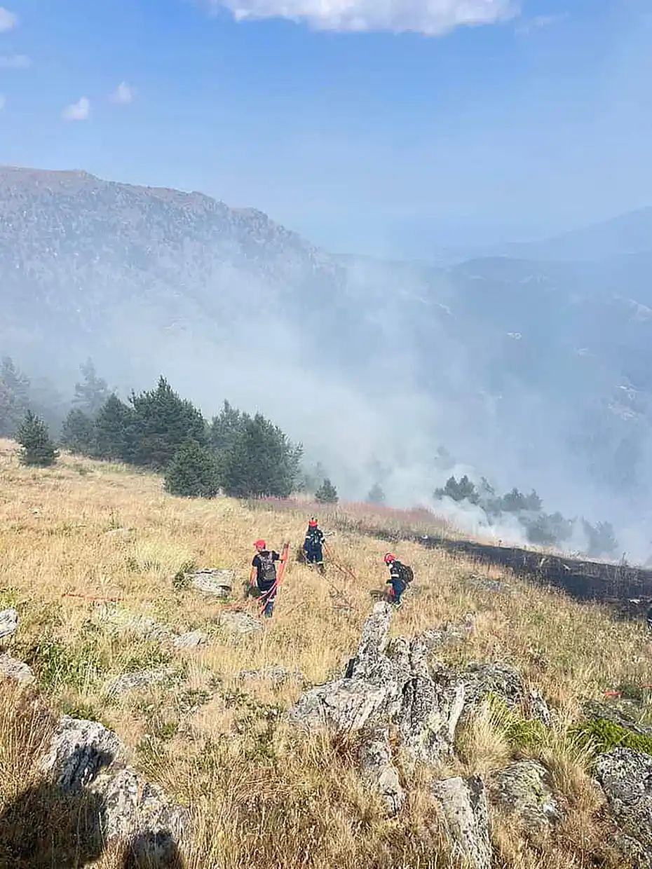 Σε εξέλιξη η φωτιά στο Βελβεντό: Σηκώθηκε ένα ελικόπτερο Φωτιά στην Κοζάνη: Σηκώθηκε ένα ελικόπτερο