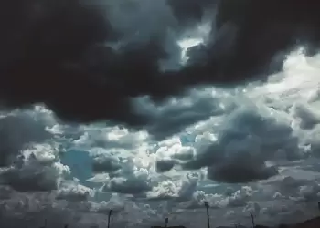 Ο καιρός σήμερα, Πέμπτη 4/7: Νεφώσεις παροδικά αυξημένες με βροχές και καταιγίδες κατά τόπους ισχυρές