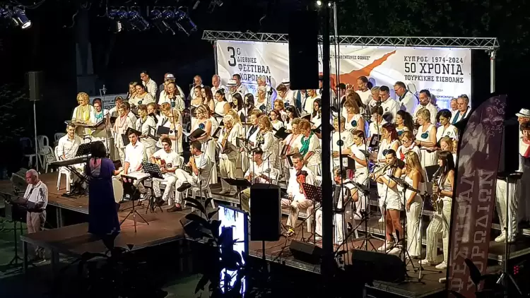 Μαγεία στο  3ο Διεθνές Φεστιβάλ χορωδιών στο Βελβεντό