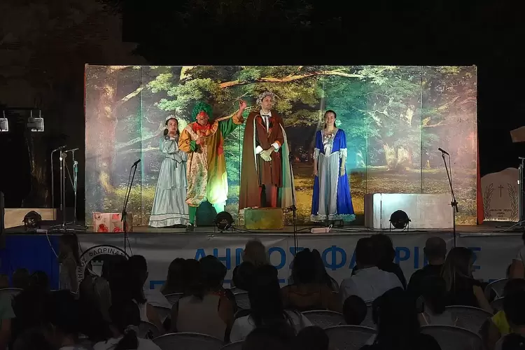 Με την παιδική παράσταση “Ο Βασιλιάς Βάτραχος” συνεχίστηκε το “Πολιτιστικό Καλοκαίρι” του Δήμου Φλώρινας