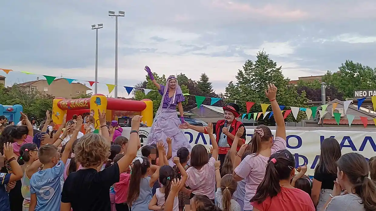 Με παιδικό φεστιβάλ συνεχίστηκε το "Πολιτιστικό Καλοκαίρι" του Δήμου Φλώρινας Με παιδικό φεστιβάλ συνεχίστηκε το “Πολιτιστικό Καλοκαίρι” του Δήμου Φλώρινας