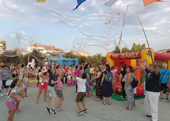 Με παιδικό φεστιβάλ συνεχίστηκε το "Πολιτιστικό Καλοκαίρι" του Δήμου Φλώρινας Με παιδικό φεστιβάλ συνεχίστηκε το “Πολιτιστικό Καλοκαίρι” του Δήμου Φλώρινας