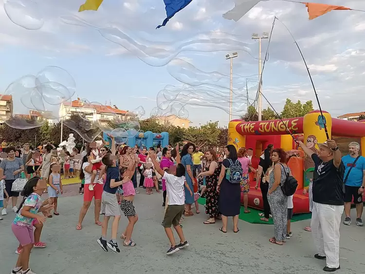 Με παιδικό φεστιβάλ συνεχίστηκε το "Πολιτιστικό Καλοκαίρι" του Δήμου Φλώρινας Με παιδικό φεστιβάλ συνεχίστηκε το “Πολιτιστικό Καλοκαίρι” του Δήμου Φλώρινας