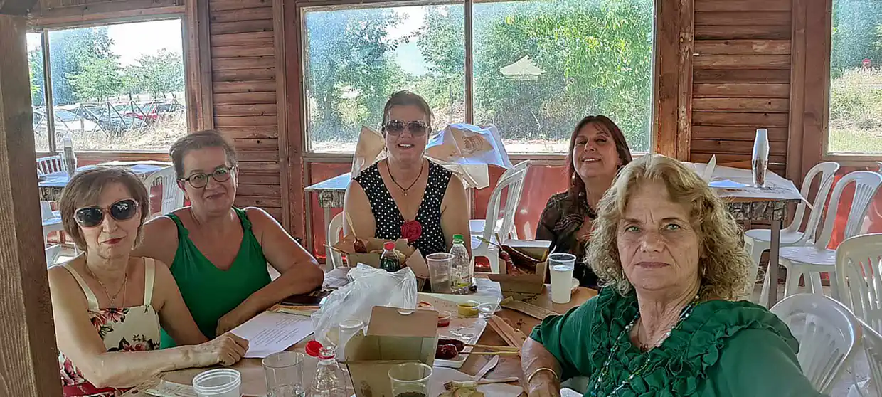 Μεσημεριανό γλέντι των Μικρασιατών Κοζάνης Μεσημεριανό γλέντι των Μικρασιατών Κοζάνης