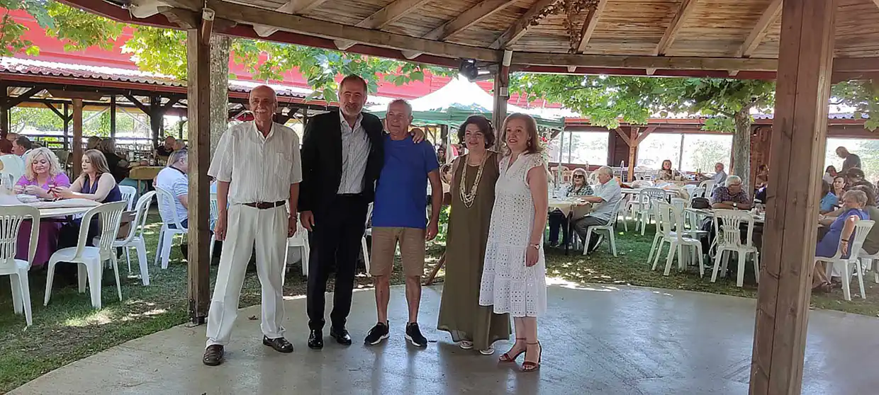 Μεσημεριανό γλέντι των Μικρασιατών Κοζάνης Μεσημεριανό γλέντι των Μικρασιατών Κοζάνης