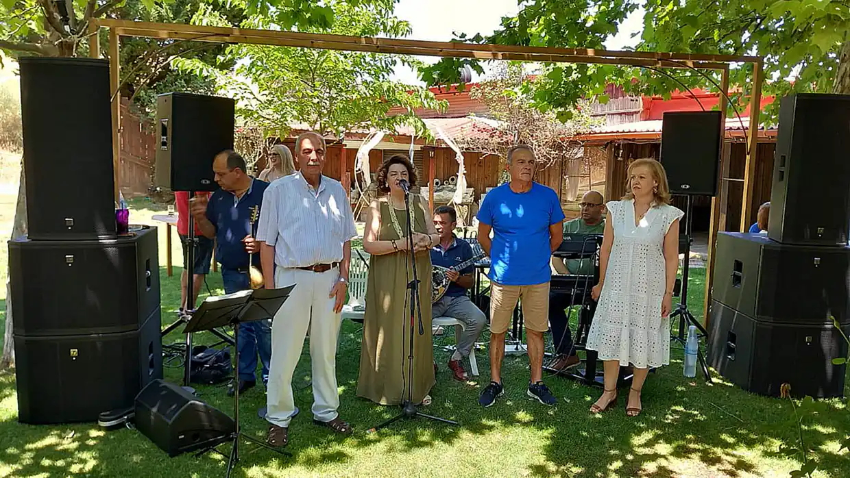 Μεσημεριανό γλέντι των Μικρασιατών Κοζάνης Μεσημεριανό γλέντι των Μικρασιατών Κοζάνης