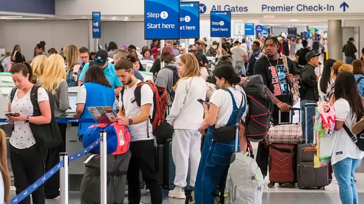 Παγκόσμιο μπλακάουτ σε πτήσεις, τηλεπικοινωνίες και συναλλαγές από μεγάλης κλίμακας βλάβη στην Microsoft και τα Windows Παγκόσμιο μπλακάουτ σε πτήσεις, τηλεπικοινωνίες και συναλλαγές από μεγάλης κλίμακας βλάβη στην Microsoft και τα Windows