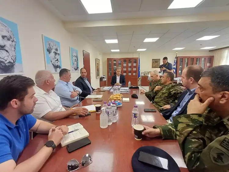 Παραχώρηση στρατοπέδων στους Δήμους Κοζάνης & Σερβίων ζήτησε ο Αμανατίδης από τον Κεφαλογιάννη