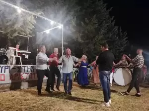 Παραδοσιακό πανηγύρι στην Κάτω Κώμη Παραδοσιακό πανηγύρι στην Κάτω Κώμη