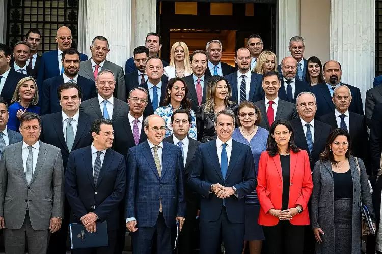 Ο ΣΠΑΡΤΑΚΟΣ ζητά από την κυβέρνηση να αποσύρει το σχέδιο νόμου που φαλκιδεύει το δικαίωμα της συλλογικής διαπραγμάτευσης Ο ΣΠΑΡΤΑΚΟΣ ζητά από την κυβέρνηση να αποσύρει το σχέδιο νόμου που φαλκιδεύει το δικαίωμα της συλλογικής διαπραγμάτευσης