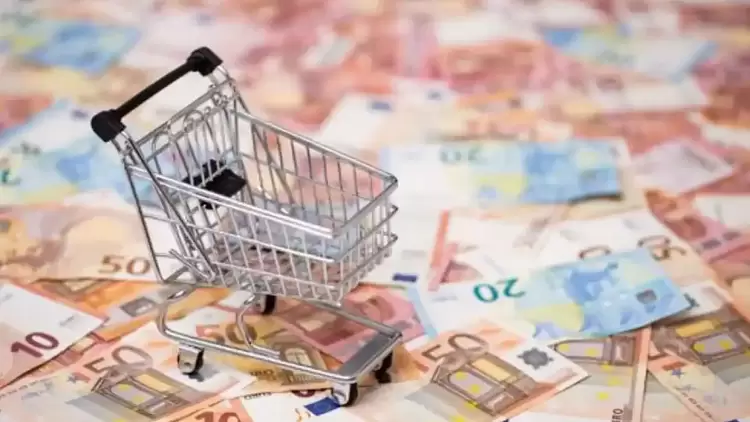 Σταθερή η ανάπτυξη στην Ελλάδα αλλά η ακρίβεια επιμένει