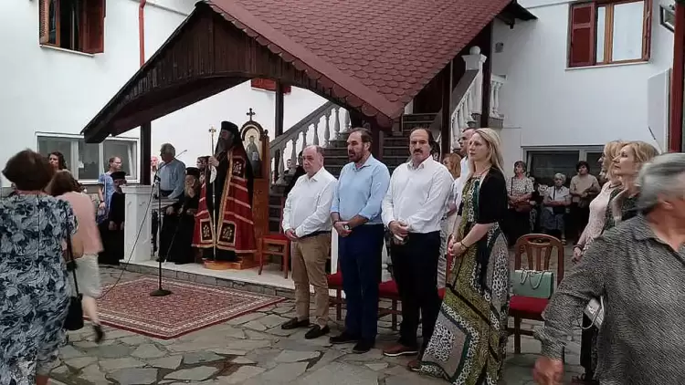 Στις λατρευτικές εκδηλώσεις στο παρεκκλήσι της Ορθόδοξης Ιεραποστολικής Αδελφότητας “Αγία Μακρίνα” ο Δήμαρχος Φλώρινας Βασίλης Γιαννάκης