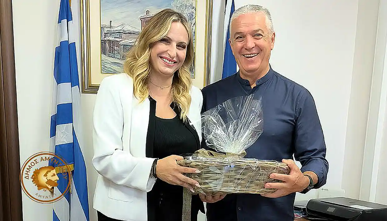 Συνάντηση του Δημάρχου Αμυνταίου Ιωάννη Λιάση, με τη Συντονίστρια του Γραφείου του Πρωθυπουργού, Έλενα Σώκου Συνάντηση του Δημάρχου Αμυνταίου Ιωάννη Λιάση, με τη Συντονίστρια του Γραφείου του Πρωθυπουργού, Έλενα Σώκου