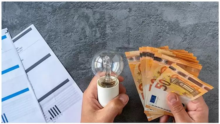 Σύντομα θα αποφασίσει το Μαξίμου τα μέτρα για τις τιμές του ρεύματος Συντομα θα αποφασισει το μαξιμου