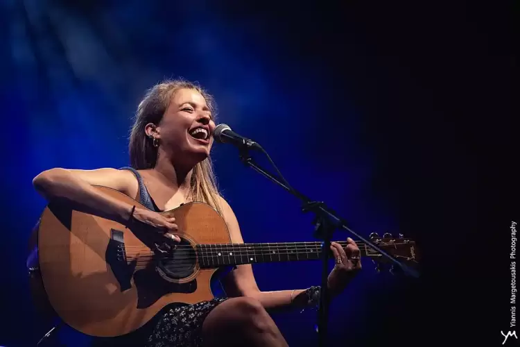  Το μοναδικό φεστιβάλ ξεκίνησε σήμερα Πέμπτη 25 Ιουλίου με τη χαμογελαστή Ιουλία Καραπατάκη, τα Χάλκινα Βοΐου, Fundracar  και Dj Two Names