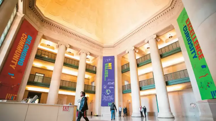 H επαγγελματική απορρόφηση αποφοίτων κατέχει στην Ελλάδα το δεύτερο χαμηλότερο ποσοστό 