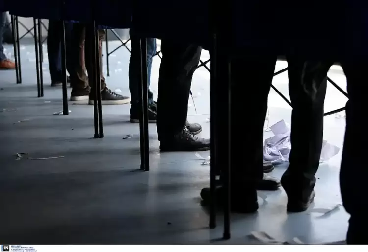 Αν είχαμε εκλογές τώρα: Πρώτη η ΝΔ με πτώση, πέμπτο κόμμα ο ΣΥΡΙΖΑ – Μπροστά ο Δούκας για την ηγεσία του ΠΑΣΟΚ 