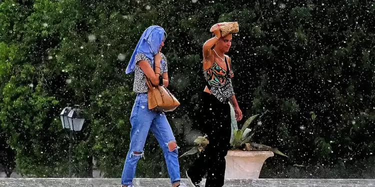 Έντονα φαινόμενα χθες σε Πιερία, Κοζάνη – Αλλάζει το σκηνικό του καιρού, με βροχές και καταιγίδες