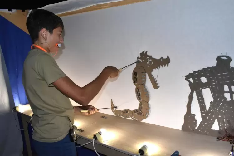 Εντυπωσίασε μικρούς και μεγάλους στην Αιανή, ο 15χρονος Κοζανίτης καραγκιοζοπαίχτης Ηλίας Ώττας Εντυπωσίασε μικρούς και μεγάλους στην Αιανή, ο 15χρονος Κοζανίτης καραγκιοζοπαίχτης Ηλίας Ώττας