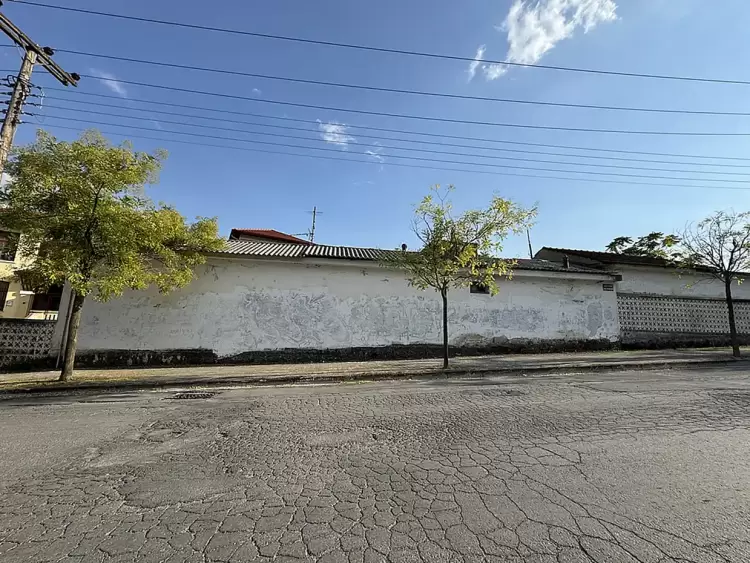 Φλώρινα: Αφαίρεση συνθημάτων και γκράφιτι από δημόσιες επιφάνειες