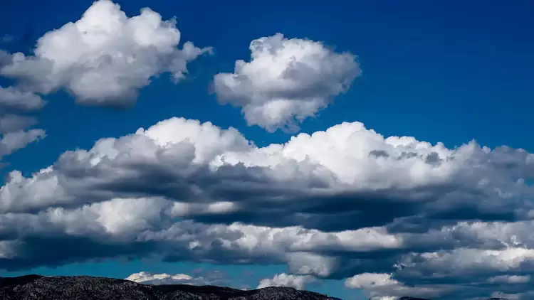 Ο καιρός σήμερα, Τετάρτη 28/8: Γενικά αίθριος με συννεφιά και τοπικές βροχές και καταιγίδες