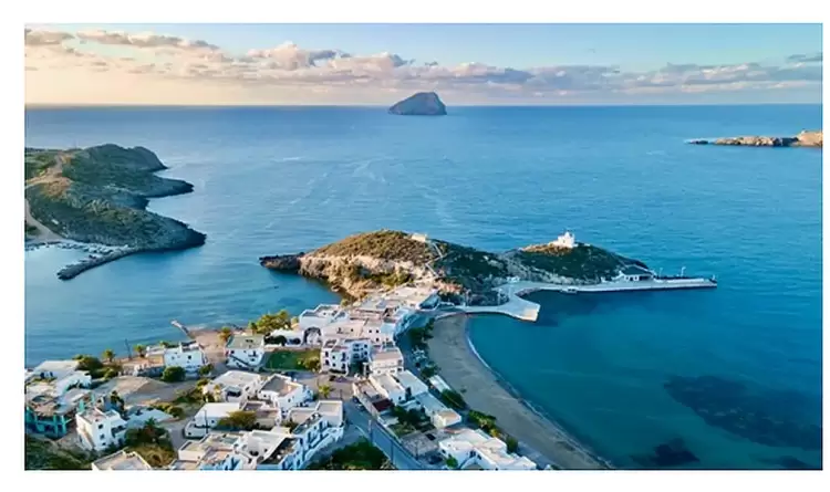 Κύθηρα: Το μαγικό νησί της Αφροδίτης, του έρωτα και των αντιθέσεων