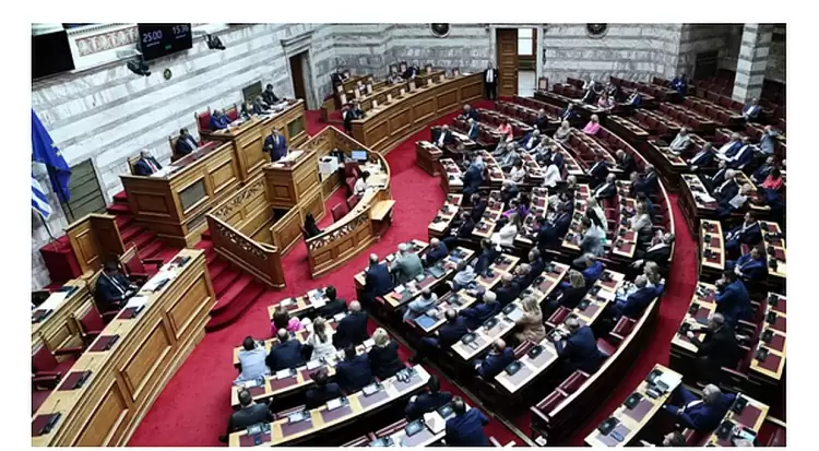 Κυβερνητικές πηγές: Η προ ημερησίας συζήτηση στη Βουλή για τις φωτιές θα γίνει τον Σεπτέμβριο με βάση στοιχεία και δεδομένα