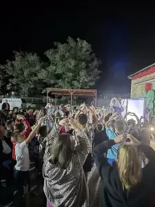 Με μεγάλη επιτυχία πραγματοποιήθηκε η παράσταση Θεάτρου Σκιών στον Αετό