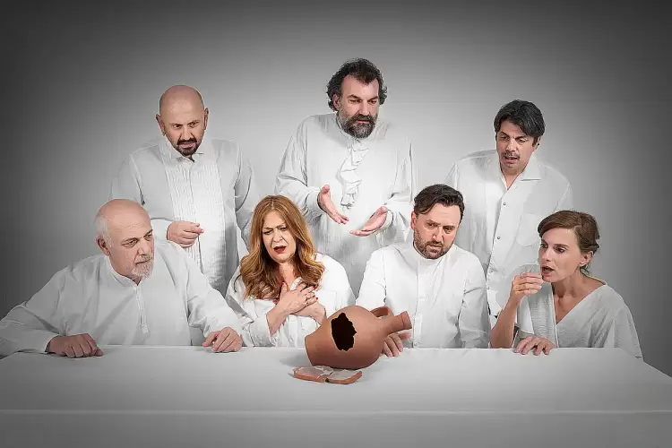 “Νύχτες Θεάτρου” στην Κοζάνη: «Η Σπασμένη Στάμνα» την Κυριακή 8 Σεπτεμβρίου στο Υπαίθριο Δημοτικό Θέατρο Κοζάνης