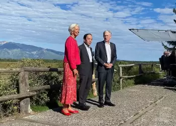 Οι τραπεζίτες στρέφονται σε μειώσεις επιτοκίων