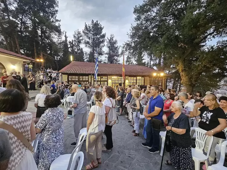 Πανηγυρικός Eσπερινός στον Ιερό Ναό Μεταμορφώσεως του Σωτήρος στην Κοζάνη