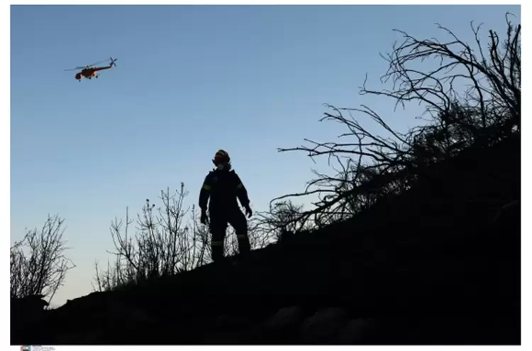 Πυρκαγιά σε δασική έκταση στην Πτολεμαΐδα - Σηκώθηκαν εναέρια Πυρκαγιά σε δασική έκταση στην Πτολεμαΐδα – Σηκώθηκαν εναέρια