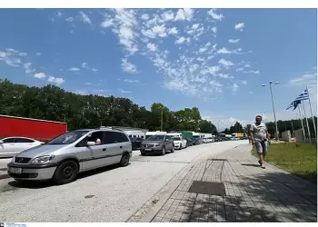 Στο κόκκινο ο Προμαχώνας: Πάνω από 3 εκατ. άνθρωποι πέρασαν τον Ιούνιο και τον Ιούλιο