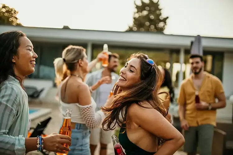 Αυτοί είναι οι πιο φιλικοί λαοί του κόσμου – Η θέση της Ελλάδας Αυτόματο προσχέδιο