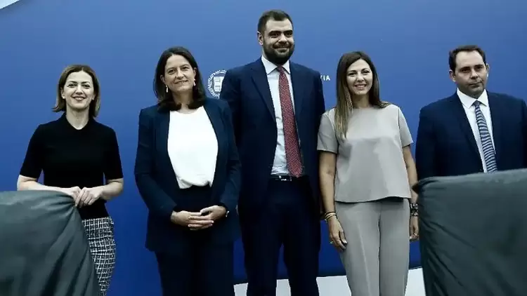 Αύξηση κατώτατου μισθού και επιδομάτων – Τόνωση της απασχόλησης και ενίσχυση των συνταξιούχων