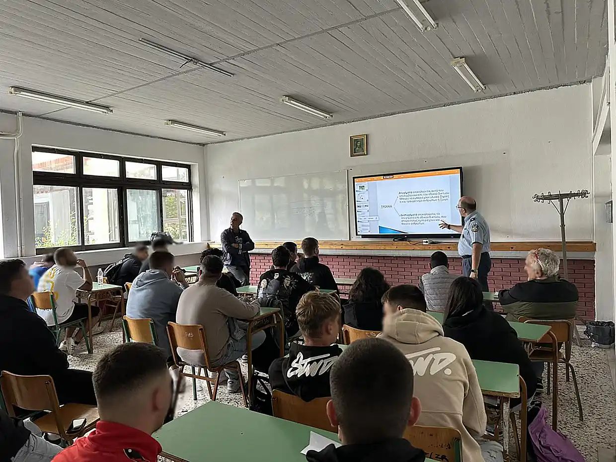 Δράσεις κυκλοφοριακής αγωγής σε μαθητές των σχολικών συγκροτημάτων των πόλεων Γρεβενών και Πτολεμαΐδας Δράσεις κυκλοφοριακής αγωγής σε μαθητές των σχολικών συγκροτημάτων των πόλεων Γρεβενών και Πτολεμαΐδας