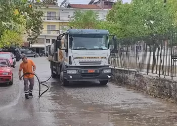 Εκτεταμένοι καθαρισμοί με πλύσιμο των δρόμων  στην πόλη των Γρεβενών.