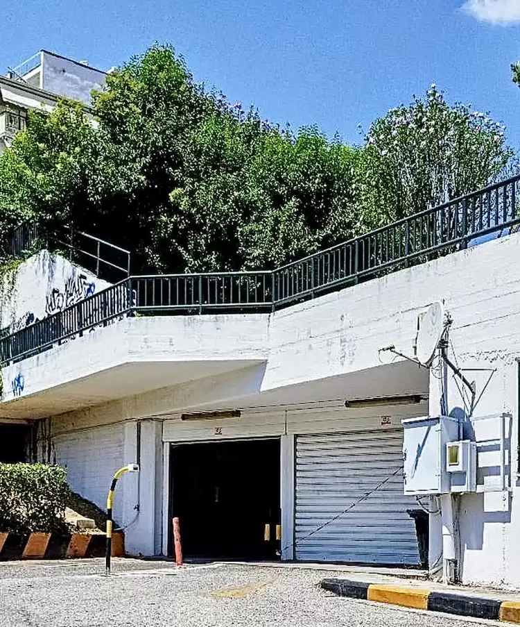 «Ενότητα»: Δυο μέτρα και δύο σταθμά