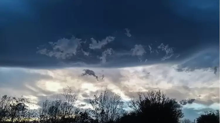 Ο καιρός σήμερα, Κυριακή 15/9: Συννεφιά, βροχές και πτώση της θερμοκρασίας