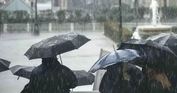 Κακοκαιρία Atena σε 3 φάσεις: Σε εξέλιξη από τα Δυτικά με ισχυρές βροχές – Πού εντοπίζονται προβλήματα