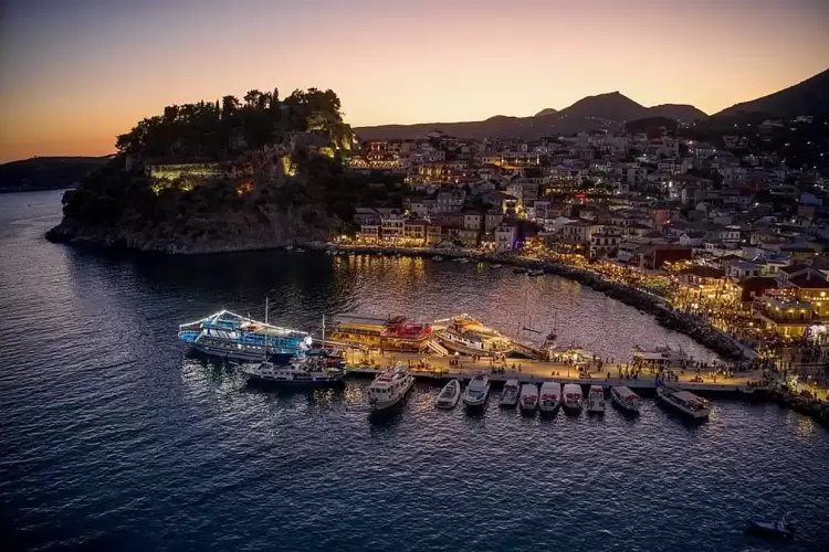 Μεγαλώνουν οι προκλήσεις για την Ελλάδα – Πυκνώνουν τα σύννεφα για το τουριστικό προϊόν της