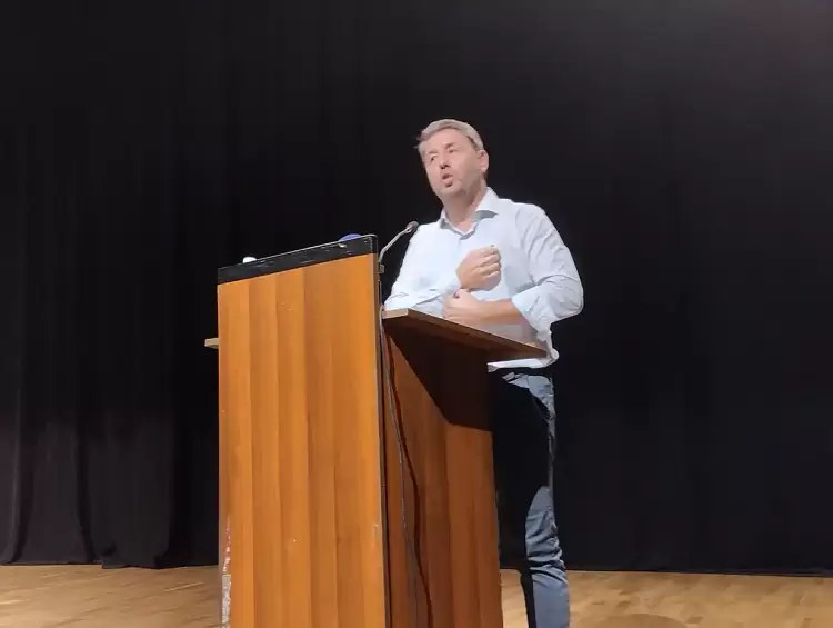 Νίκος Ανδρουλάκης από την Κοζάνη: "Η ελληνική κοινωνία θα στείλει το Μητσοτάκη στο σπίτι του..." Νίκος Ανδρουλάκης από την Κοζάνη: “Η ελληνική κοινωνία θα στείλει το Μητσοτάκη στο σπίτι του…”