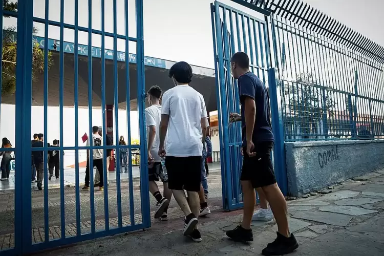 Οι γονείς θα πληρώνουν τις ζημιές των παιδιών στα σχολεία – «Αν δεν το κάνουν, θα πηγαίνει στην εφορία»